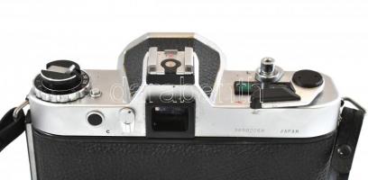 Yashica electro AX kamera, Yashinon DS 50 mm, 1: 1,17 objektívvel. Jó állapotban, megviselt tokkal