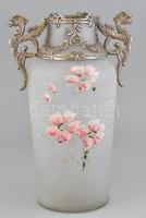 Virágmintás opálüveg váza ezüstözött fém rátéttel, kopott, m: 26,5 cm