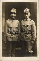 Osztrák-magyar katonák / WWI Austro-Hungarian K.u.K. military, soldiers. Fotogr.-Atelier A. Ehart (Korneuburg) photo (kis szakadás / small tear)