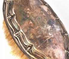 Ezüst (Ag) Kézi tükör, hajkefe, korának megfelelő állapotban, jelzett, h: 21 és 26 cm