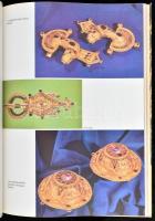 László Gyula: "Emlékezzünk régiekről..." A Kárpát-medence egykori népeinek története és a ...