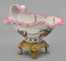 Barokk kagyló alakú porcelán kínáló bronz talpon, jelzett, hibátlan. m: 18 cm