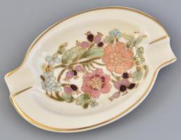 Zsolnay virágmintás porcelán hamutál, kézzel festett, jelzett, mázrepedésekkel, kis foltokkal. 12x8,5 cm