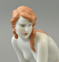 Zsolnay porcelán térdelő női akt, kézzel festett, jelzett, hibátlan, m: 23 cm