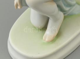 Zsolnay porcelán térdelő női akt, kézzel festett, jelzett, hibátlan, m: 23 cm