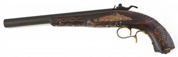 Antik kovás pisztoly gyűjtői replikája. Elsüthető 56 cm, kissé sérült