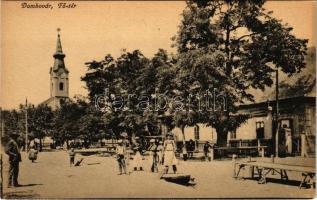 Dombóvár, Fő tér, templom. Vasúti levelezőlapárusítás 10. 1918.