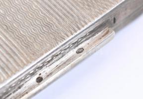 Ezüst (Ag) cigarettatárca, fedelén "Doktorrá avatásodra 1964. XII. 5." felirattal, jelzett...