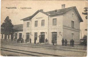 1920 Nagyszőlős, Nagyszőllős, Vynohradiv (Vinohragyiv), Sevljus, Sevlus; vasútállomás, vasutasok. Deutsch J. kiadása / railway station, railwaymen (EK)