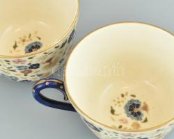 Zsolnay porcelán négy személyes teás készlet kiöntőkkel, cukordobozzal. Historizáló, virágos dekor, ...