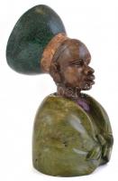 Joseph Mabena: Zulu női büszt. Szerpentinből, márványból és gránitból készült mellszobor. Jelzett: J...