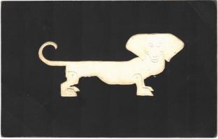 1913 Tacskó, dombornyomott / Embossed Dachshund dog (EB)