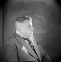 1938 Szabó Dezső (1879-1945) író, Truskovszky Dezső 9 db felvétele, fotónegatív, 6×6 cm