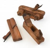 cca. 50 db gyalu. h: 30 és 63 cm között. Korának megfelelő állapotban. A XIX században bútorgyártásh...