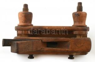 cca. 50 db gyalu. h: 30 és 63 cm között. Korának megfelelő állapotban. A XIX században bútorgyártásh...