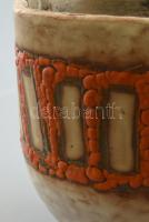 B. Várdeák Ildikó (1929-2013) mázas kerámia váza, jelzett, vastag vízkő maradványokkal, egyébként hi...