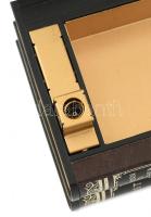 Dekoratív, könyv formájú doboz, beépített öngyújtóval (nincs feltöltve), zenélő szerkezettel, a Dokt...