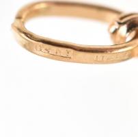 Arany (Au) 14 K delfines medál, jelzett, h: 1,5 cm, nettó: 0,71 g