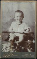 cca 1900 Baba teniszütővel, keményhátú fotó Zeffer dési műterméből, sérült, 10,5×6,5 cm