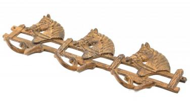 Figurális lófejekkel díszített fali fém fogas, antikolt, 18x42cm