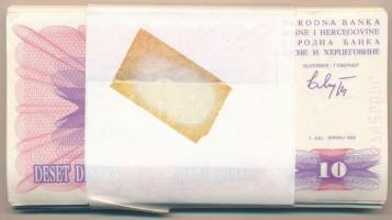 Bosznia-Hercegovina 1992. 10D (84x) eredeti banki kötegelővel, sorszámkövetők T:I,I- 
Bosnia and He...