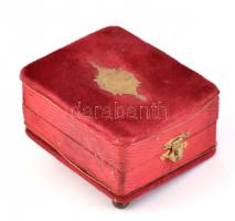 Régebbi bársony ékszer doboz, díszvereten arab felirattal, sérült, hiányos, 11x5,5x9 cm