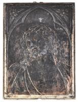 Antik fém Jézust töviskoronával ábrázoló plasztikus falikép, szecessziós díszítéssel, sérült, kopott, 17,5x13 cm