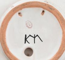 Kerezsi Gyöngyi (1943-): Dísztál. Mázas kerámia. kézzel festett, jelzett, hibátlan 28x26 cm