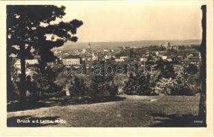 1943 Lajtabruck, Bruck an der Leitha; látkép vasútállomással. O. Deißig kiadása / general view with railway station, trains