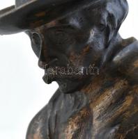 Beszédes János László (1874-1922): Búsuló juhász kutyájával. Öntött patinázott bronz, jelzés nélkül,...