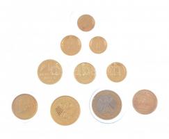 10xklf aranyozott érme. Benne: NSZK 1989-1996. 1pf-2M aranyozott (8xklf) + Németország DN Albrecht Dürer / Nürnberg aranyozott fém emlékérem (21mm) + Írország 2002. 1E aranyozva T:1-2- 10xdiff gilt coin lot. Within: GFR 1989-1996. 1 Pfennig - 2 Mark golded (8xdiff) + Germany ND Albrecht Dürer / Nürnberg gold plated metal medallion (21mm) Ireland 2002. 1 Euro gilt C:UNC-VF