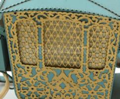 Retro szovjet hangulatlámpa, szán formájú, fém, műanyag, kopásnyomokkal, 11x20x7 cm