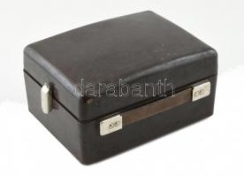 Univeka Typ. 147 Urav retró bakelitházas elektronikai mérőműszer, elem nélkül, nem működik, kopásnyo...