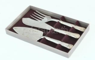 Angol, ezüstözött szervírozó készlet, jelzett, karton dobozban, h: cca. 25 cm