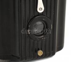 cca 1935 Kodak Baby Brownie 127 box fényképezőgép, kissé sérülten, működik, tokkal