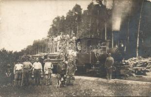 Lumberjacks and other forest men (b)