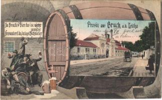 1911 Lajtabruck, Bruck an der Leitha; Bräuhaus. In Brucks Bier das ist nicht zuwider Freunderl da da legst Dich nieder / Laktanya utca, Fischer sörgyár. Montázs részeg férfiakkal és sörös hordóval. H. Effenberger kiadása / street, brewery. Montage with beer barrel and drunk men (Rb)