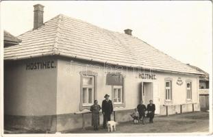 1938 Alsóterény, Dolné Terany (Terény, Terany, Teszér, Hontianske Tesáry); Vendéglő, Németh Vince férfi szabó, sör, bor és szeszes italok mérése / Hostinec, Výčap piva vina a liehových nápojov, muzsky krajcír / restaurant, tailor's shop. Fotograf Mares, Krupina, photo