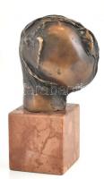 Szabó Tamás (1952-): Mária, 1997, öntött, patinázott bronz, m:13 cm, Jelezve a talapzaton: Szabó Tam...