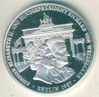 NSZK 1987. "750 éves Berlin-II.Erzsébet és Richard von Weizäcker" Ag emlékérem 19,5g T:PP