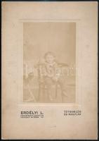 1917 Tótkomlós, Erdélyi L. fényképész műtermében készült vintage fotó, feliratozva, 14,5x9,3 cm, karton 24,6x17,4 cm