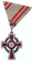 1914. "A Vörös Kereszt II. Osztályú Díszjelvénye hadidíszítménnyel" jelzett, zománcozott A...