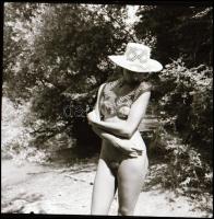 cca 1989 Profi modell, Menesdorfer Lajos (1941-2005) budapesti fotóművész hagyatékából, 3 db vintage...