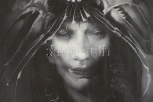 Szász Endre (1926-2003): Női arc. Ofszet, papír. Jelzett a nyomaton. 52x48 cm