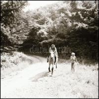 cca 1980-as évekből válogatás Menesdorfer Lajos (1941-2005) budapesti fotóművész hagyatékából, 13 db...