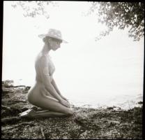 cca 1980-as évekből válogatás Menesdorfer Lajos (1941-2005) budapesti fotóművész hagyatékából, 13 db...