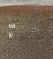 Ezüst (Ag) Cigarettatárca. Jelzett: agárfejes fémjellel, mesterjegy: JS. Vésett neorokokó mintával, ...