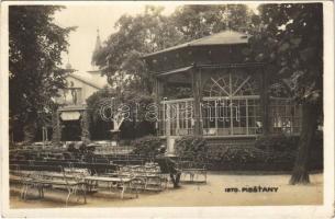 Pöstyén, Piestany; Zenepavilon a fürdőparkban / music pavilion in the spa park (fl)