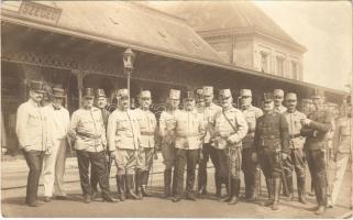 1914 Augusztus 17, Szeged, Plank Ede tábornok búcsúztatója elutazásakor a vasútállomáson, magas rangú katonatisztek. photo (EB)