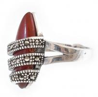 Ezüst(Ag) gyűrű, markazittal, jelzett, méret: 58, bruttó: 5,6 g